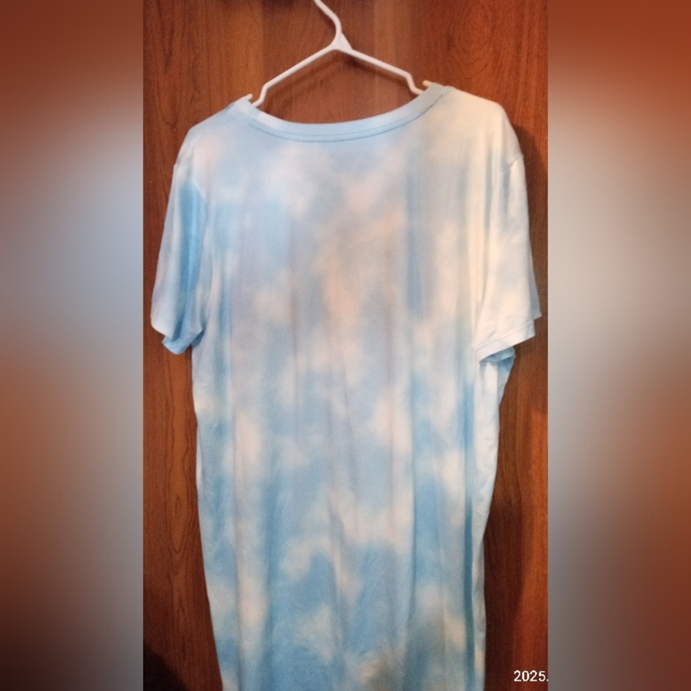 Toronto Maple Leafs Tie-dyed Blue & White Nightgown (Large) - Picture 3 of 6